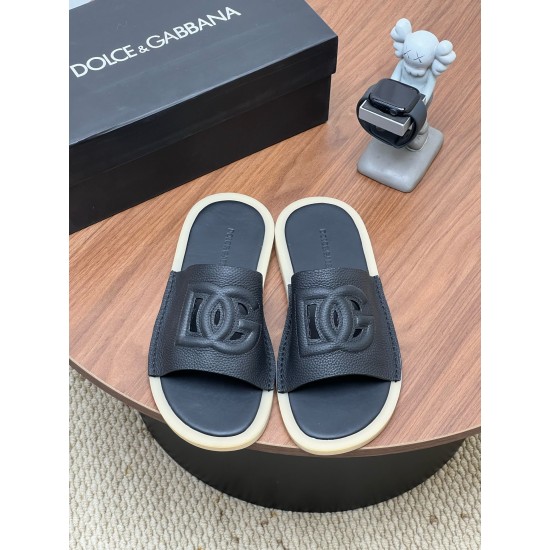 DG slippers