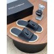 DG slippers