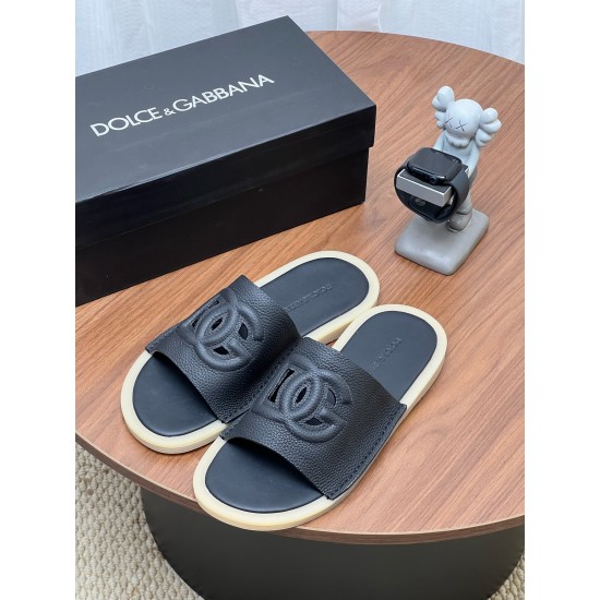 DG slippers