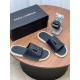 DG slippers