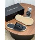DG slippers