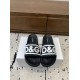 DG slippers