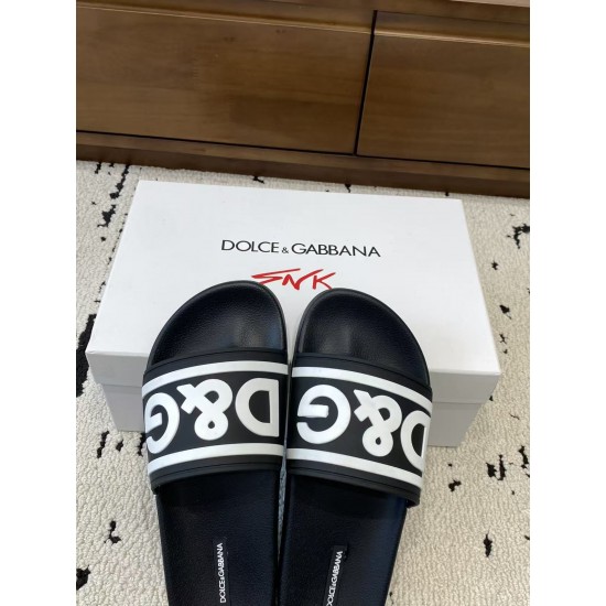 DG slippers