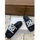 DG slippers