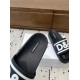 DG slippers