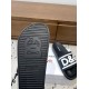DG slippers