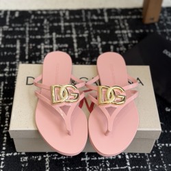 DG slippers