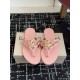 DG slippers