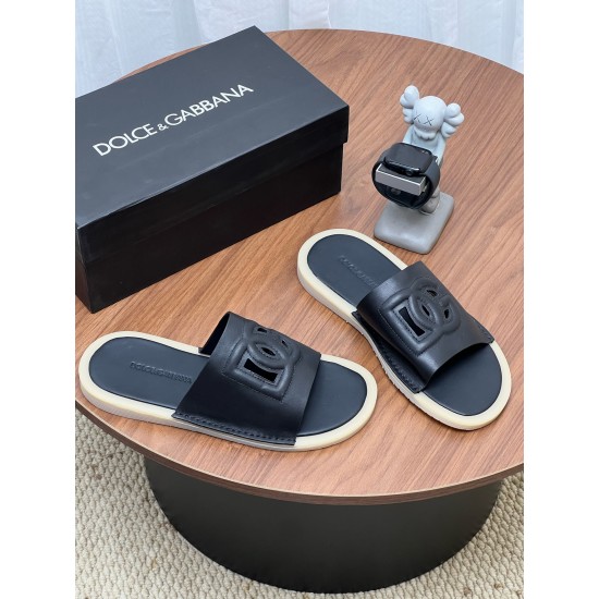 DG slippers