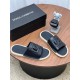 DG slippers