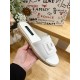 DG slippers