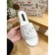 DG slippers