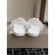 DG slippers