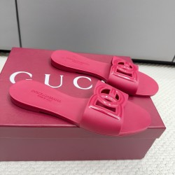 DG slippers
