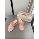 DG slippers