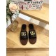 DG slippers