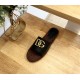 DG slippers
