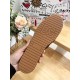 DG slippers