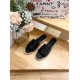 DG slippers