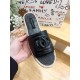 DG slippers