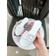 DG slippers
