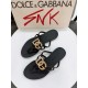 DG slippers