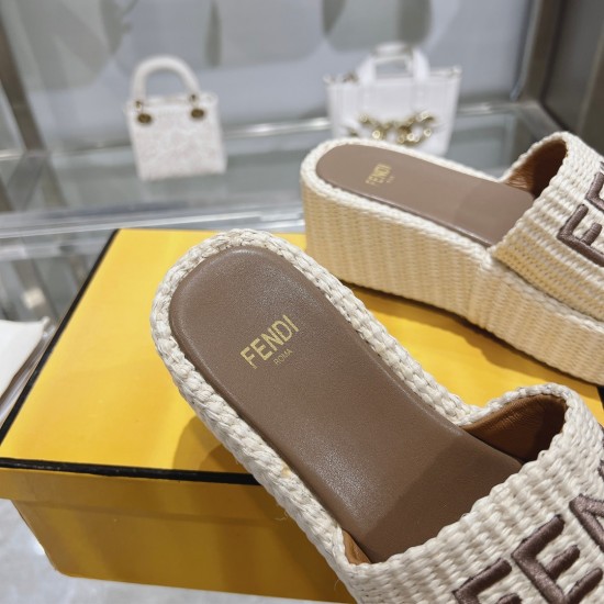 Fendi Slippers Shoes Best Quality
Women 35-41
