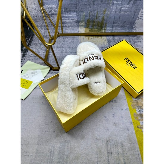 Fendi Slippers Shoes Best Quality
Women 35-41