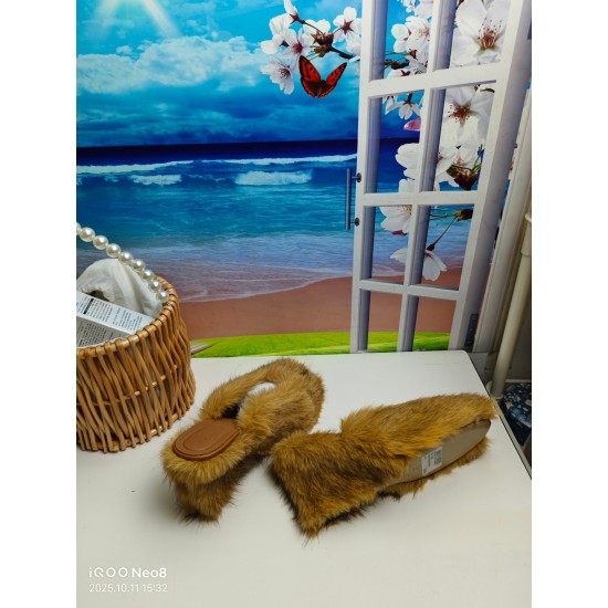 Fendi Slippers Shoes Best Quality
Women 35-41