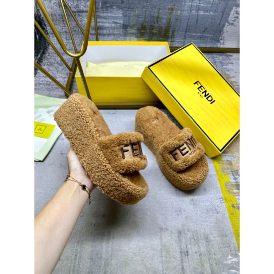 Fendi Slippers Shoes Best Quality
Women 35-41