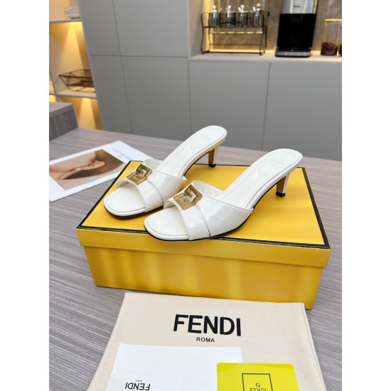 Fendi Slippers Shoes Best Quality
Women 35-41