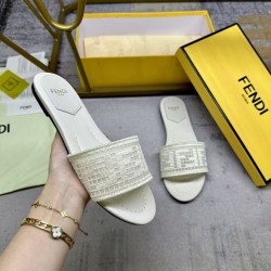 Fendi Slippers Shoes Best Quality
Women 35-41