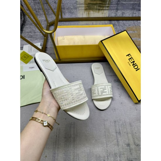 Fendi Slippers Shoes Best Quality
Women 35-41