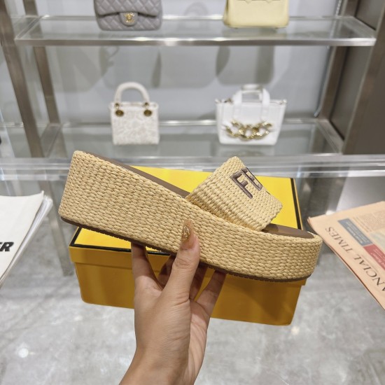 Fendi Slippers Shoes Best Quality
Women 35-41