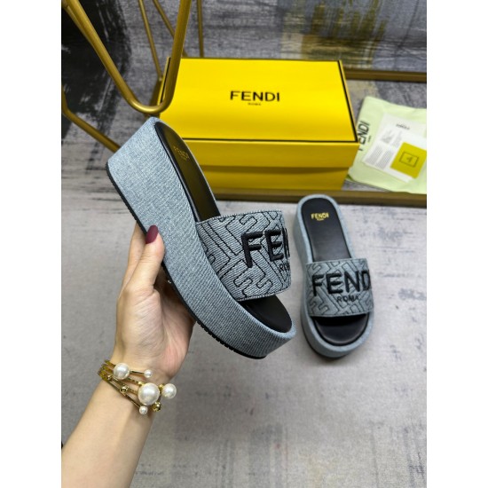 Fendi Slippers Shoes Best Quality
Women 35-41