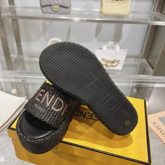 Fendi Slippers Shoes Best Quality
Women 35-41