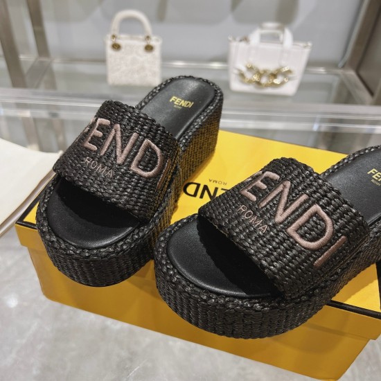Fendi Slippers Shoes Best Quality
Women 35-41