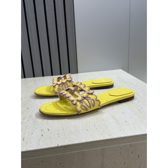 Fendi slippers