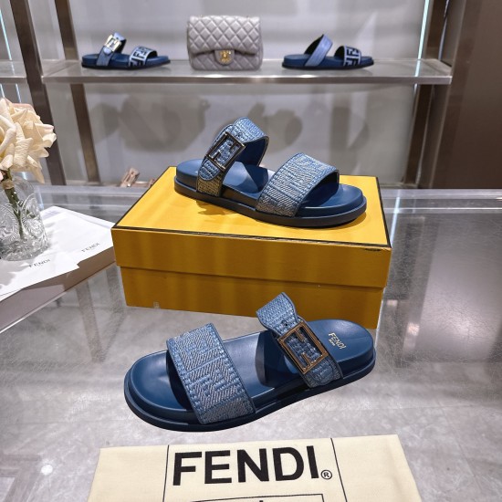 Fendi slippers