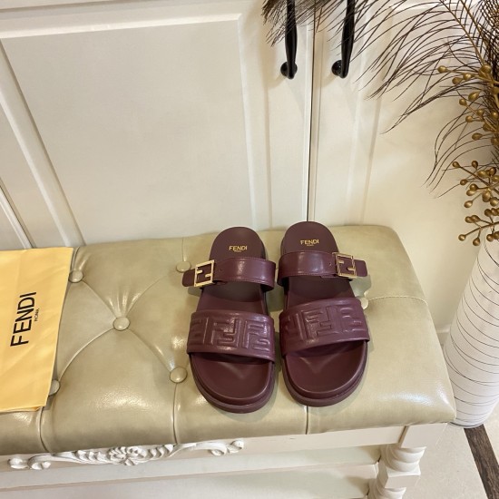 Fendi slippers