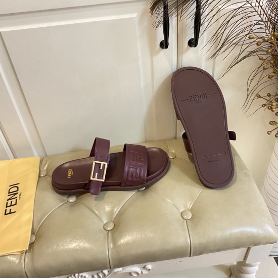 Fendi slippers