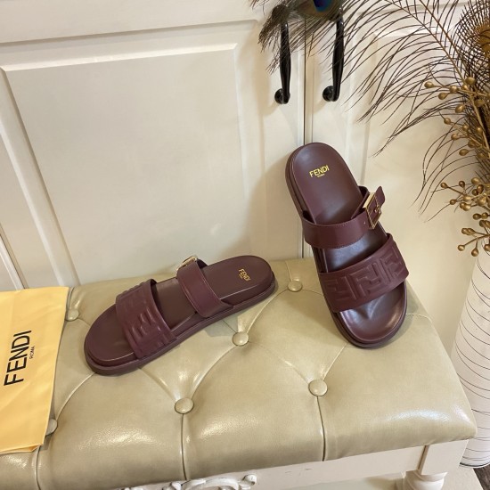 Fendi slippers