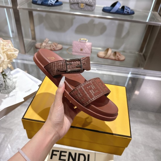 Fendi slippers