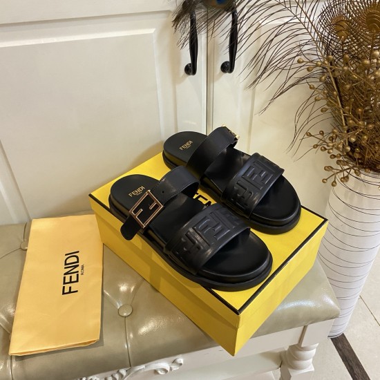 Fendi slippers