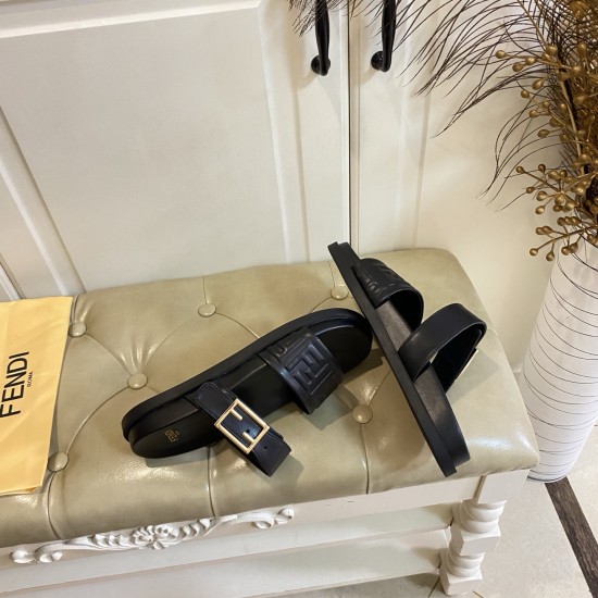 Fendi slippers