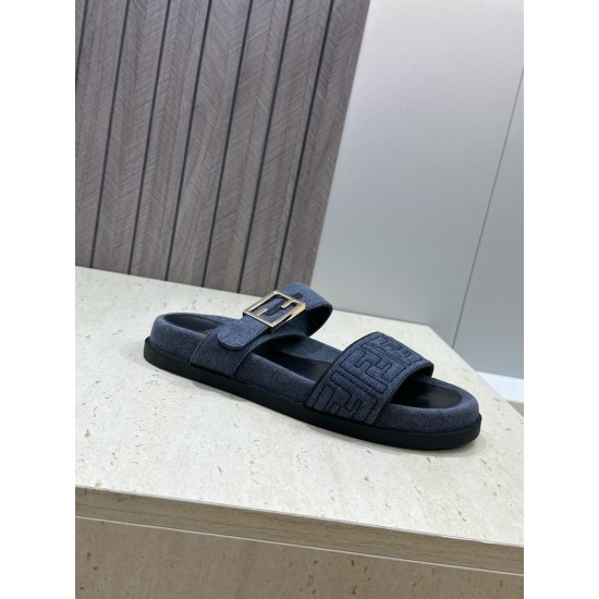 Fendi slippers