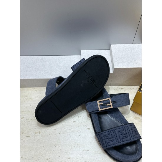 Fendi slippers