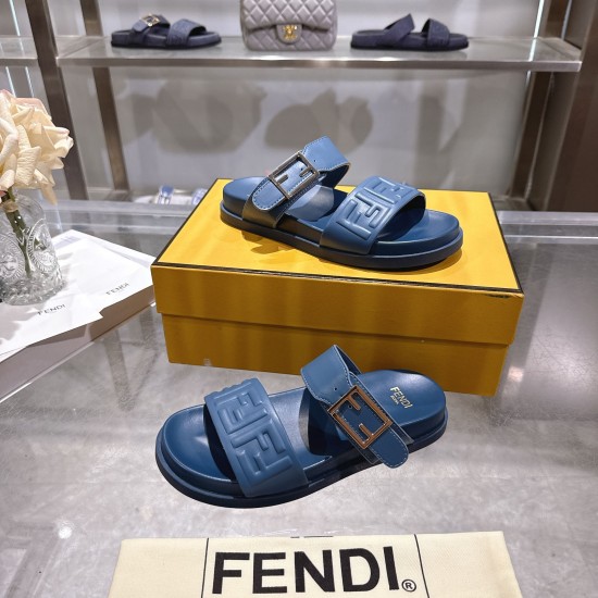 Fendi slippers