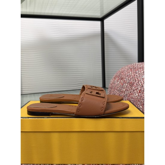 Fendi slippers