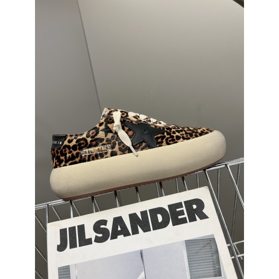 GGDB slippers